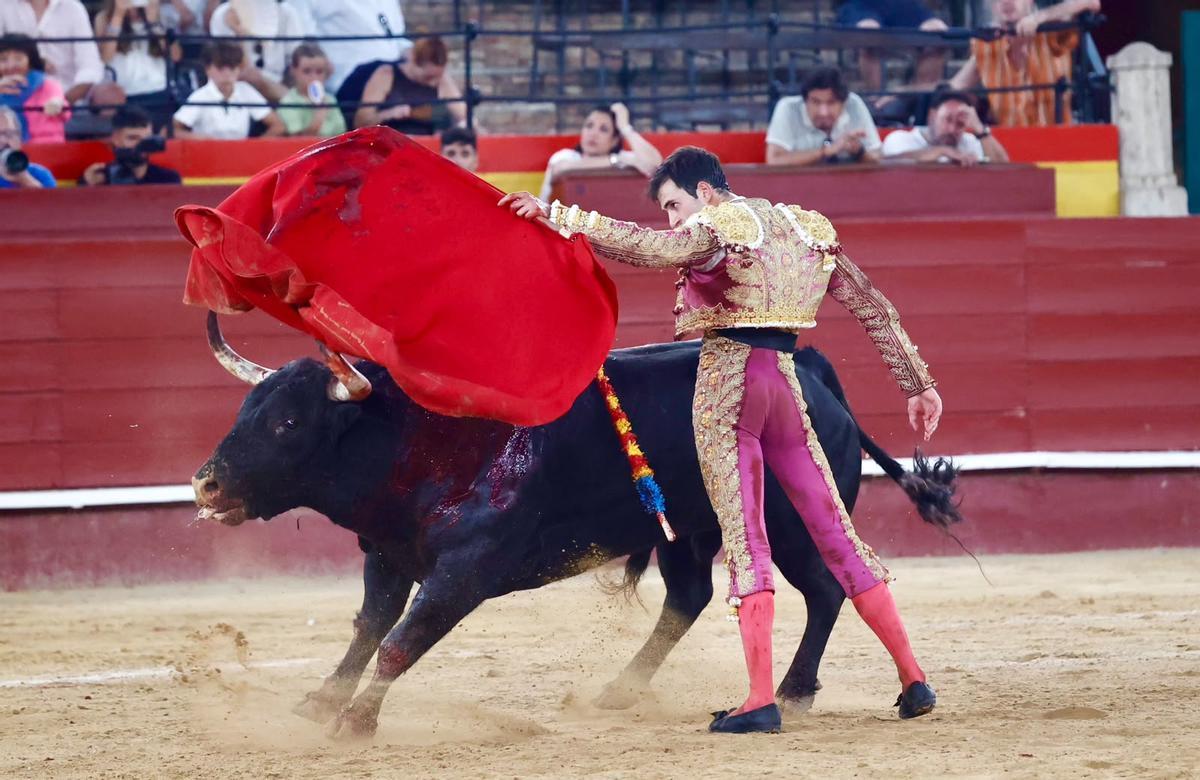 Samuel Navalón conquista su segunda puerta grande consecutiva en Valencia durante la Feria de Julio