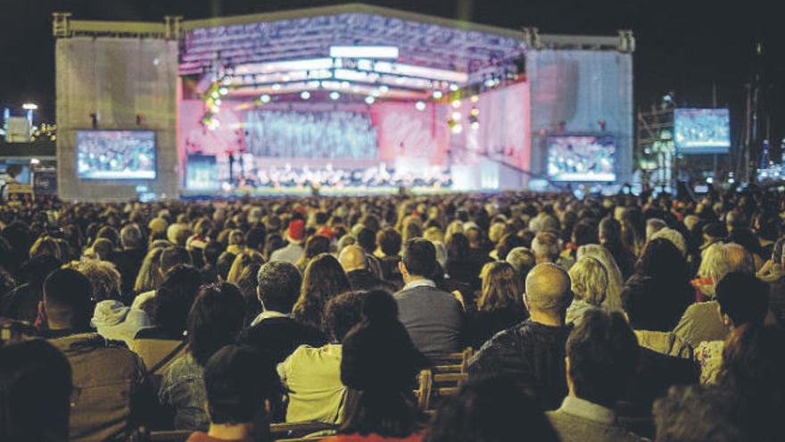 Imagen del público y del escenario del Concierto de Navidad del año pasado.