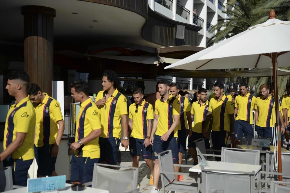 Llegada de los jugadores de la UD Las Palmas