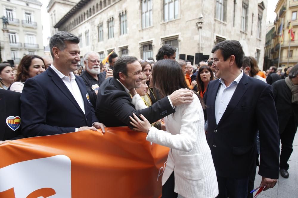 Concentración de Ciudadanos en defensa del Estatuto de Autonomía