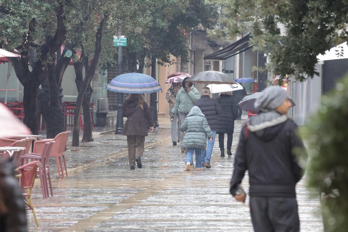 Imagen de lluvia en Castelló, este sábado.