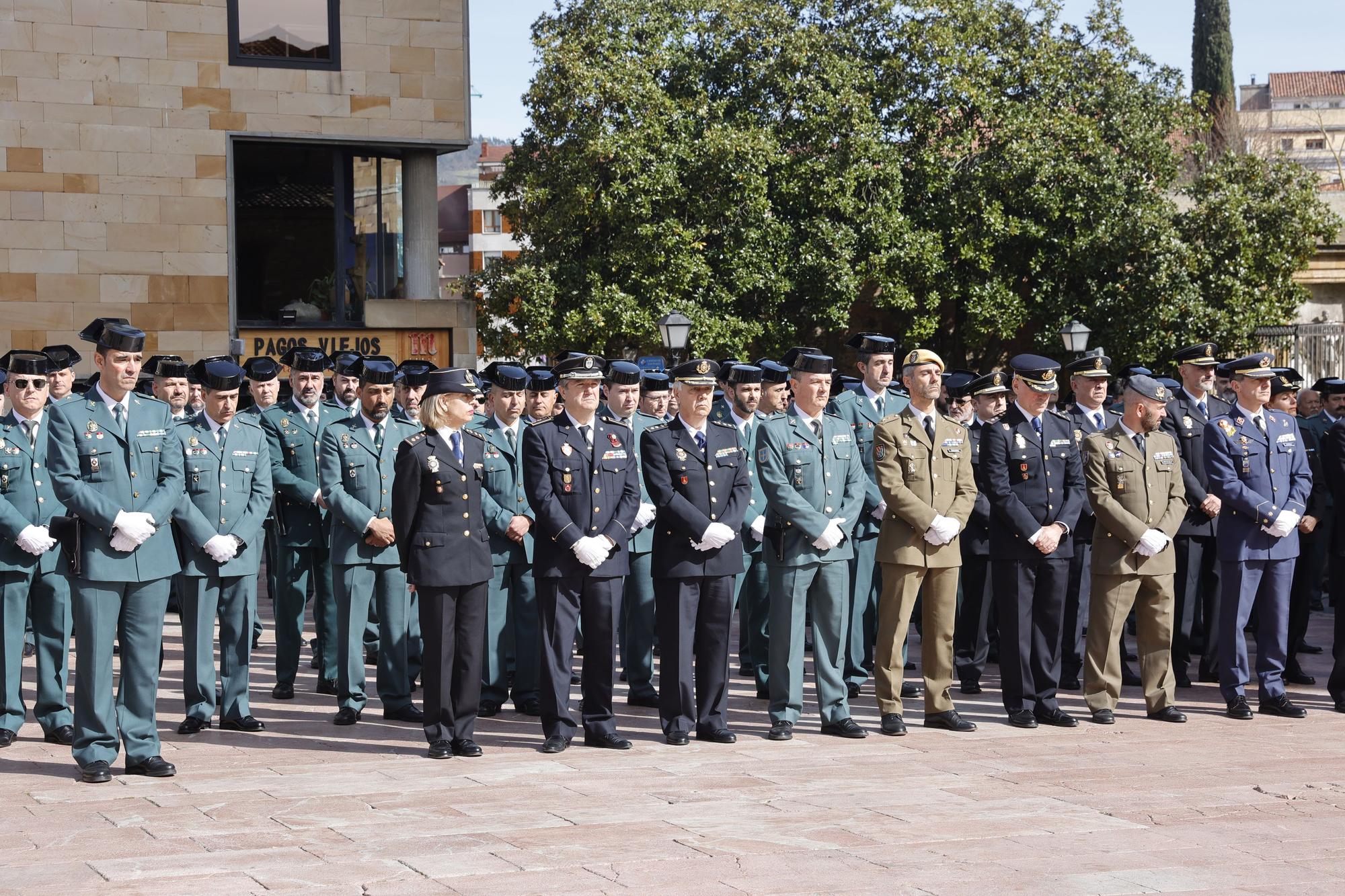 En imágenes: funeral en la catedral de Oviedo del guardia civil que evitó una masacre ciclista en Pravia