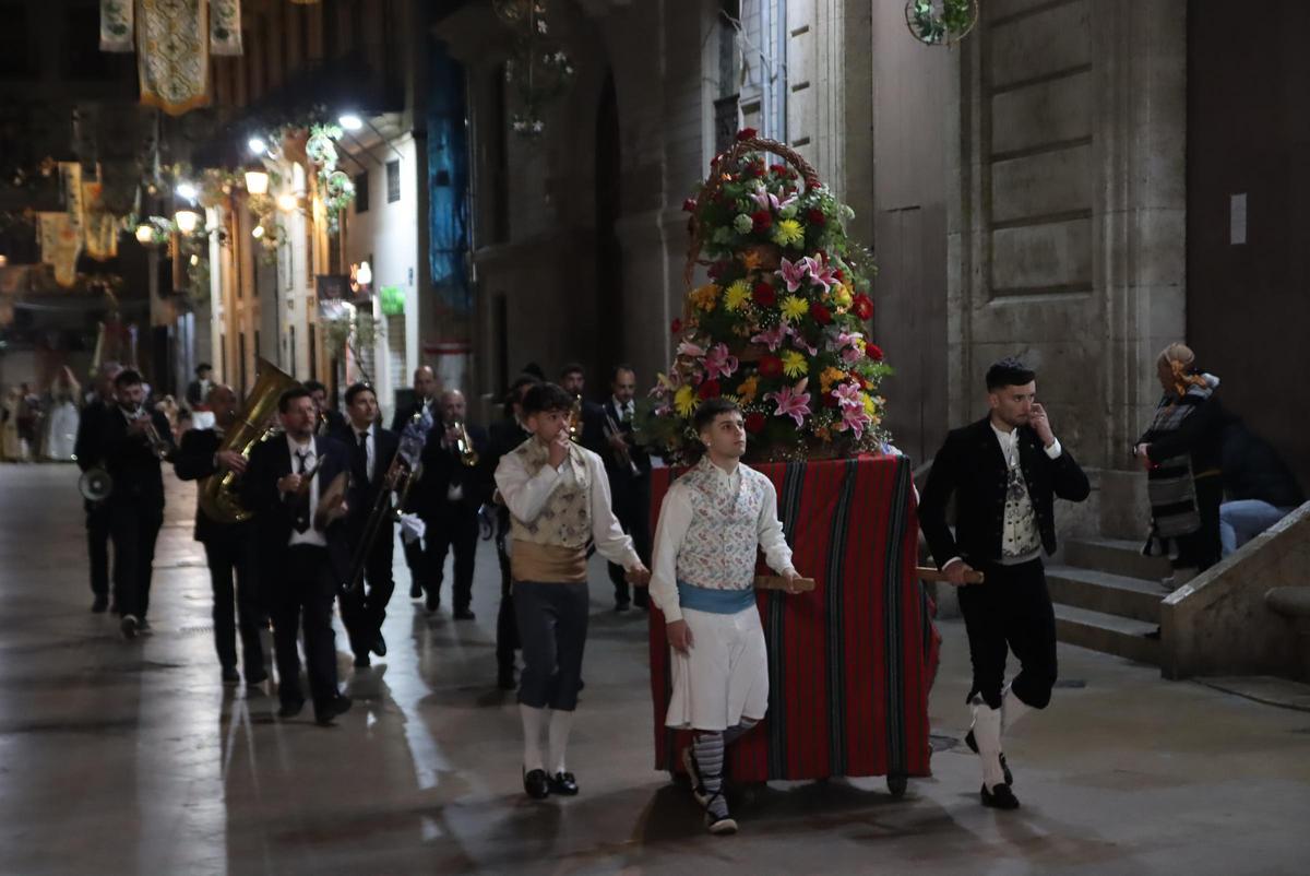 Todas las fotos de la ofrenda del 18 de marzo por la calle San Vicente hasta la 22:30 horas