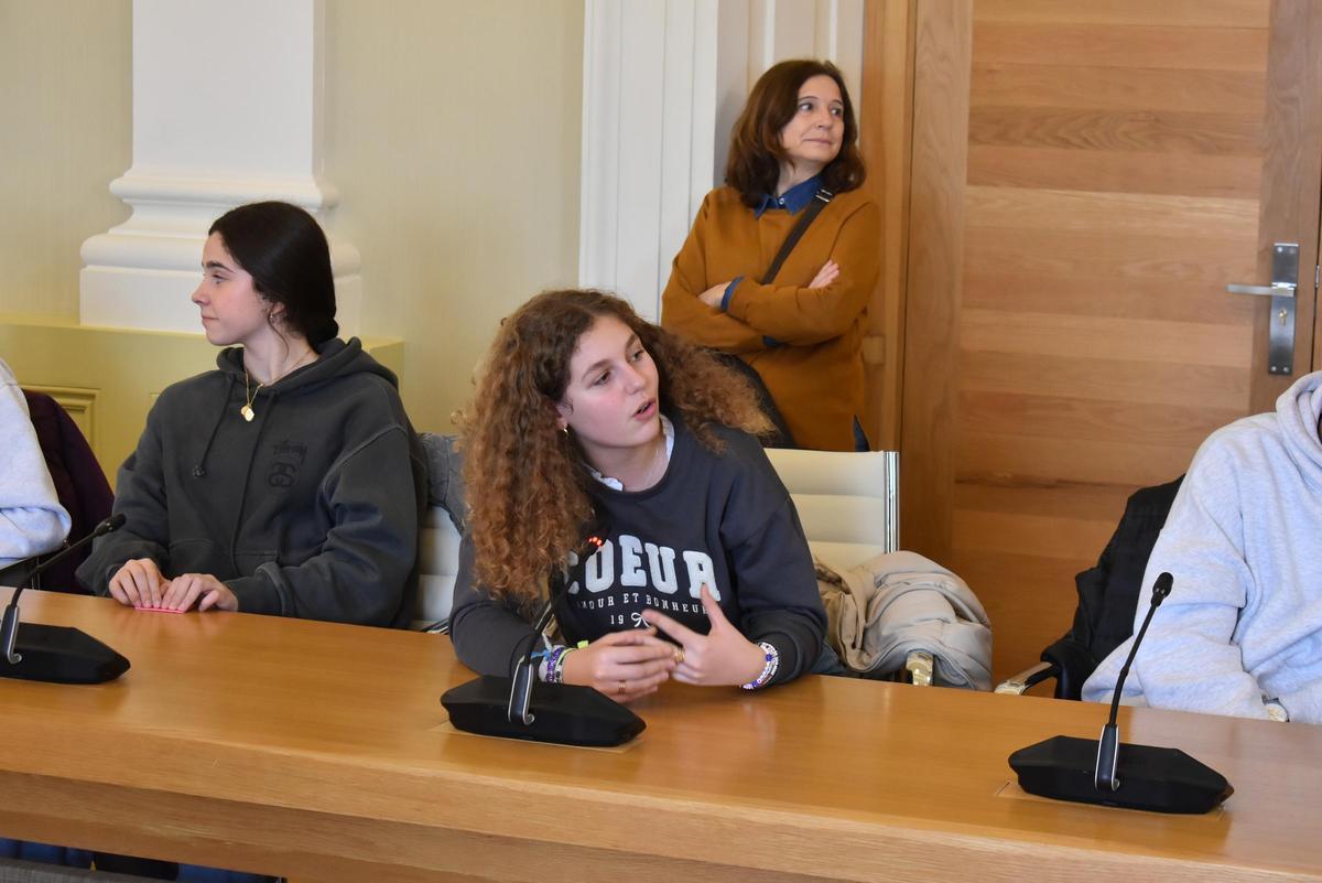 Fotogalería | Alumnos franceses y portugueses visitan el ayuntamiento de Cáceres