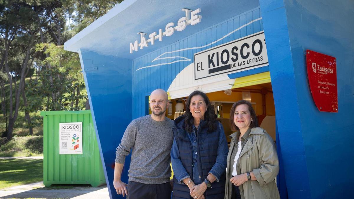 El responsable de Matisse, Paloma Espinosa y Sara Fernández en la presentación de la programación del Kiosco de las Letras
