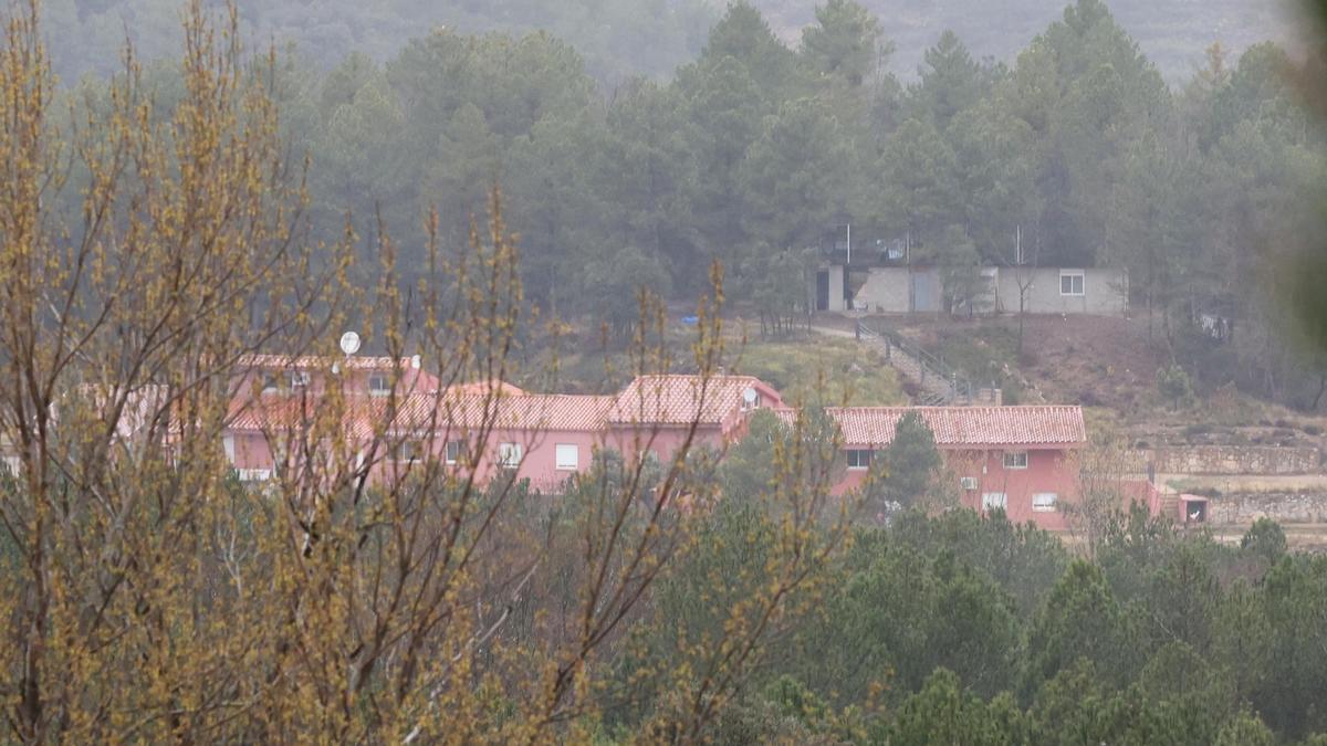 Imagen de las instalaciones de La Chaparra, la masía de Vistabella donde se ubicaba la secta.