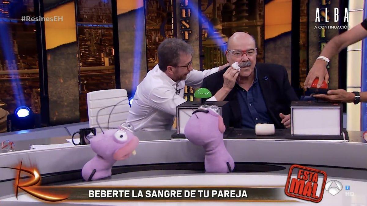 Antonio Resines se lesiona en 'El Hormiguero'.
