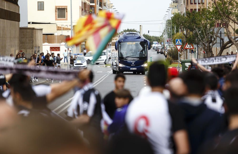 Ambiente previo al partido del CD Castellón