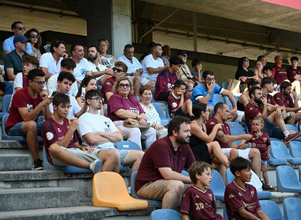 Acudieron 1.435 espectadores al estreno en Pasarón. | R. Vázquez