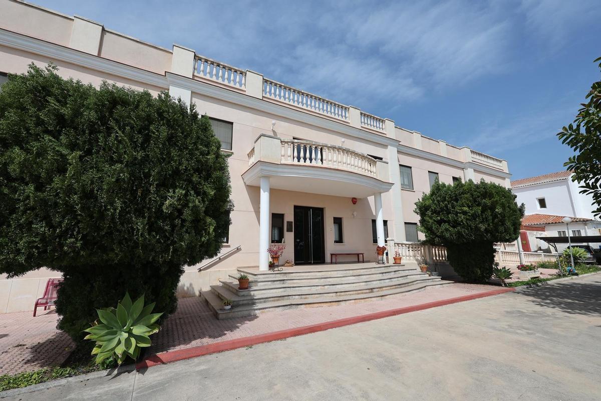 Fachada de la residencia Mosén Sol en Les Alqueries