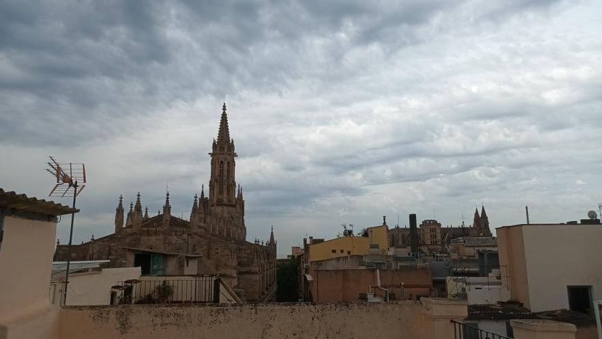 Statt angekündigten Rekord-Temperaturen: Es regnet in Palma de Mallorca