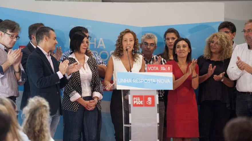 Noela Blanco, en el centro, con toda la candidatura. // Brais Lorenzo