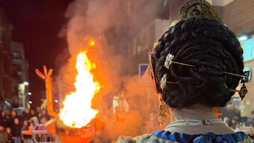 Las imágenes de la 'Nit de la Cremà' en la Vall d'Uixó