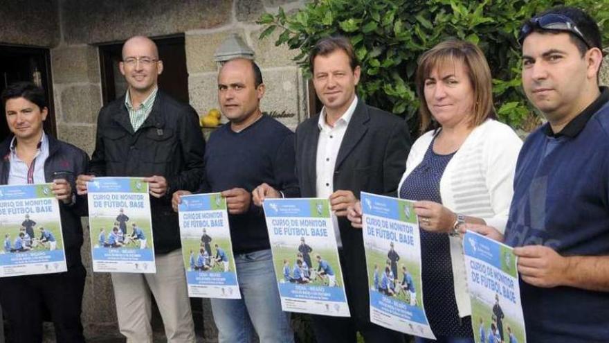 Representantes de los diferentes colectivos implicados durante el acto de presentación. // Noé Parga