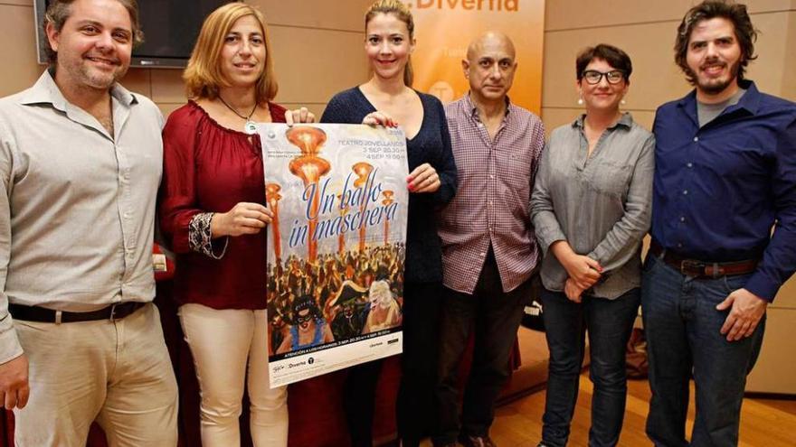 Sebastián Ferrada, Teresa Rodríguez, Morana Batkovic, José Gómez, Zofia Dowjat y Juan Font, ayer, en la Casa de la Palmera.