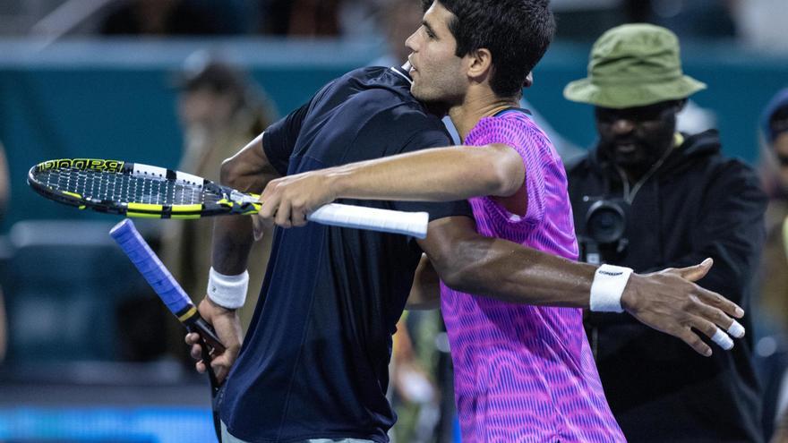 Alcaraz pasa a octavos en Miami superando a un Monfils con problemas físicos