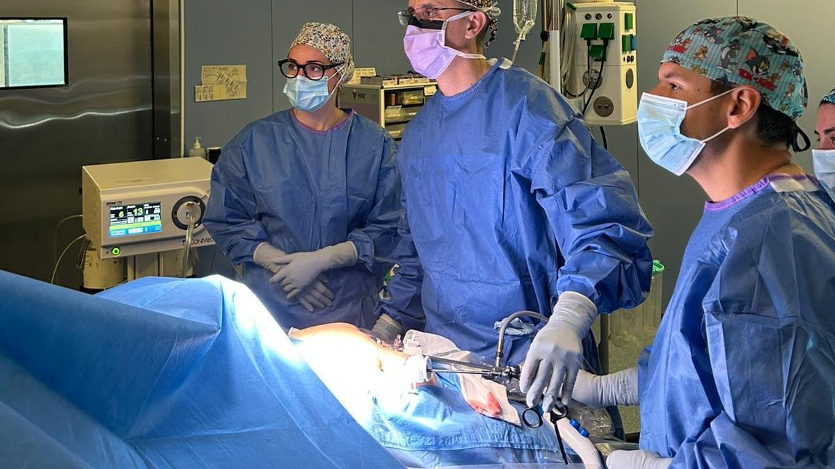 Intervención quirúrgica en el Hospital de Elda