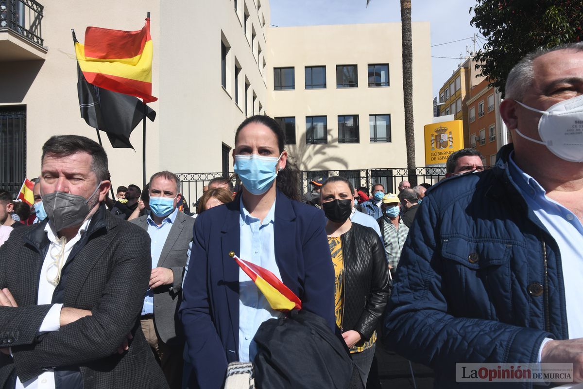 Miles de agricultores y ganaderos toman las calles de Murcia