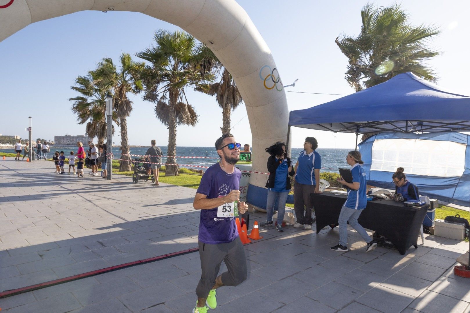 Así fue en imágenes una nueva edición de la carrera solidaria de AFA Torrevieja