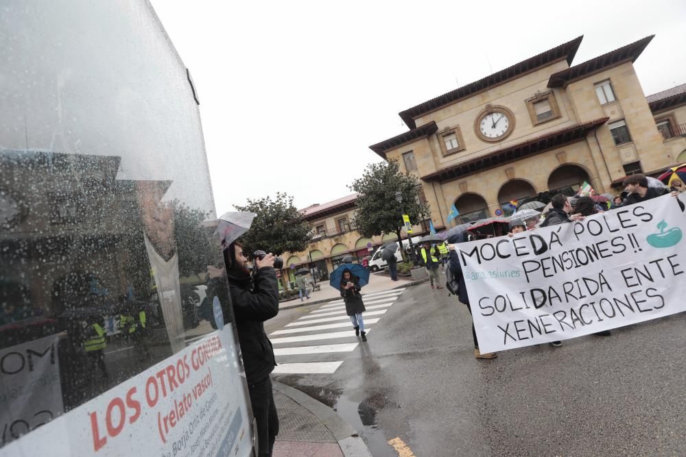 Manifestación en defensa de las pensiones en Oviedo