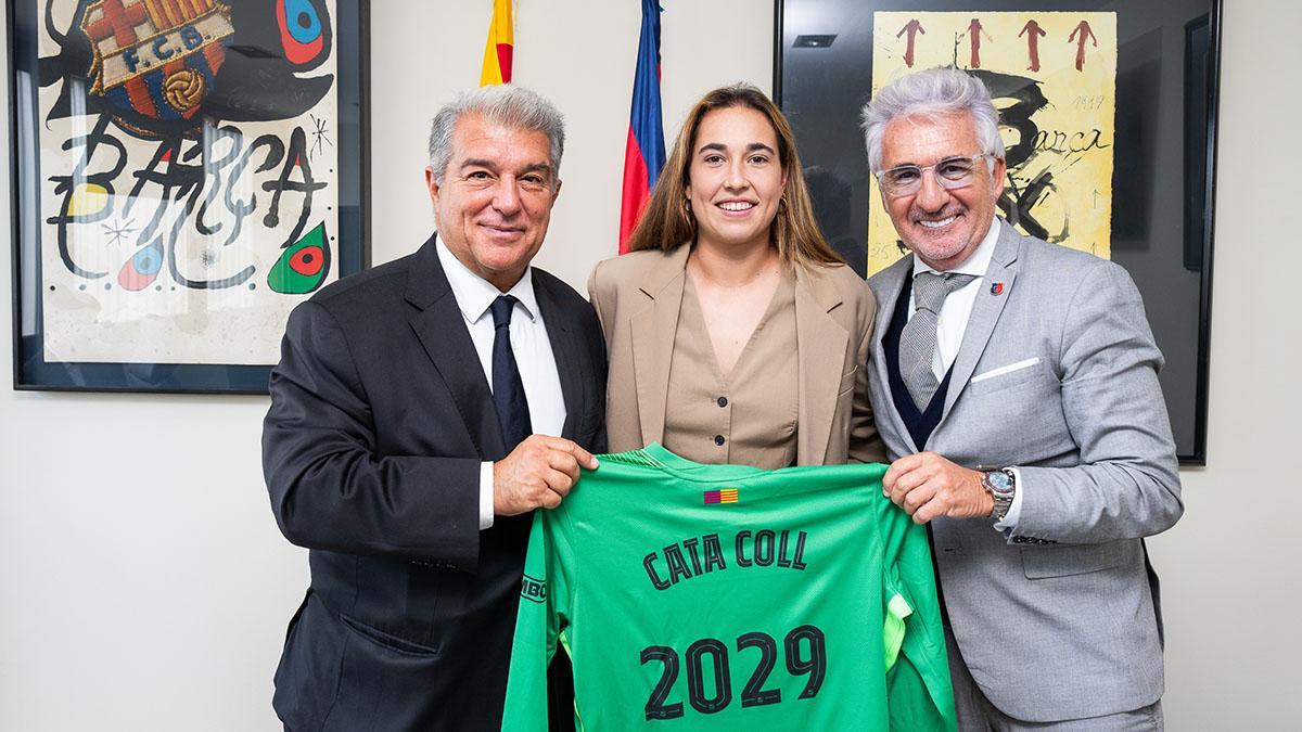Cata Coll renueva su contrato con el Barça