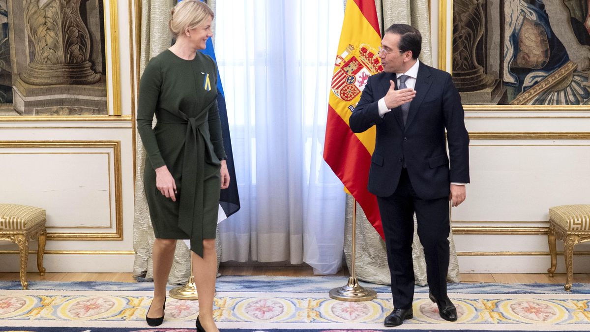 El ministro de Exteriores, José Manuel Albares, este viernes en Madrid, con su homóloga estonia