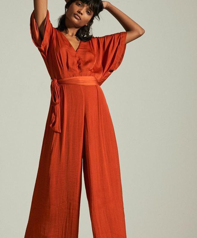 Looks 'beachy' de Oysho: mono satinado
