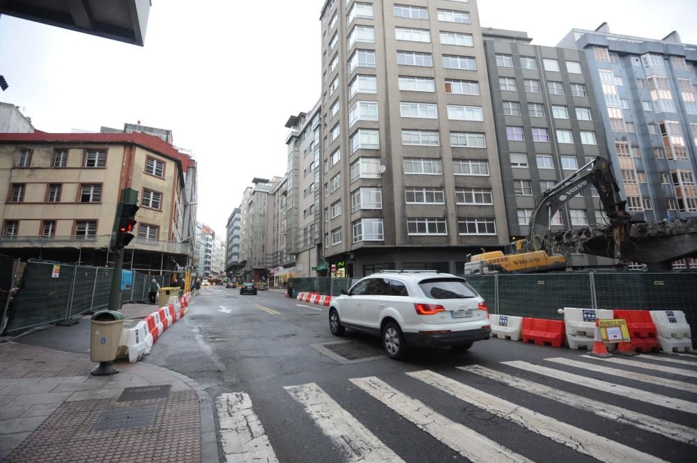 La Av.Fisterra reabre al tráfico ya sin viaducto