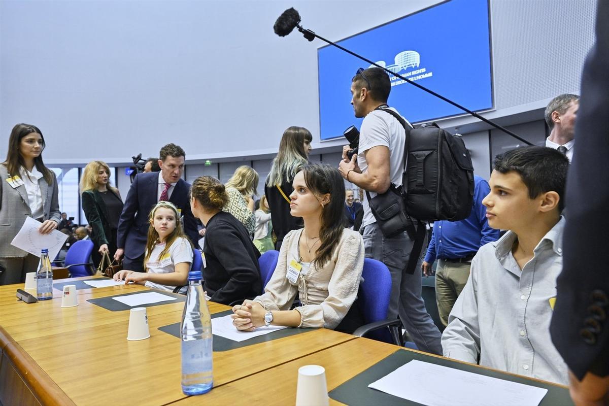 &quot;No pararemos aquí&quot;, aseguraron los jóvenes portugueses que han llevado a 32 países por su inacción climática ante el Tribunal Europeo de Derechos Humanos (TEDH)