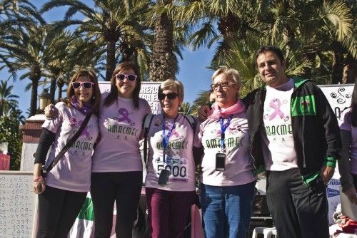 Más de 6.500 corredores participan en la IX edición de la carrera contra el cáncer de mama organizada por AMACMEC