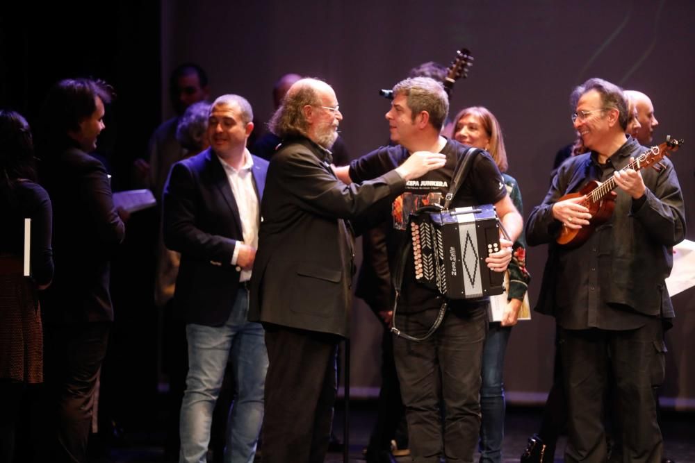 Zamora canta a Joaquín Díaz