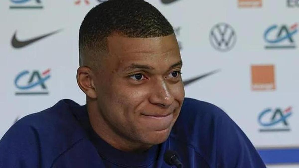 Mbappé es preocupa per la política abans del debut de França