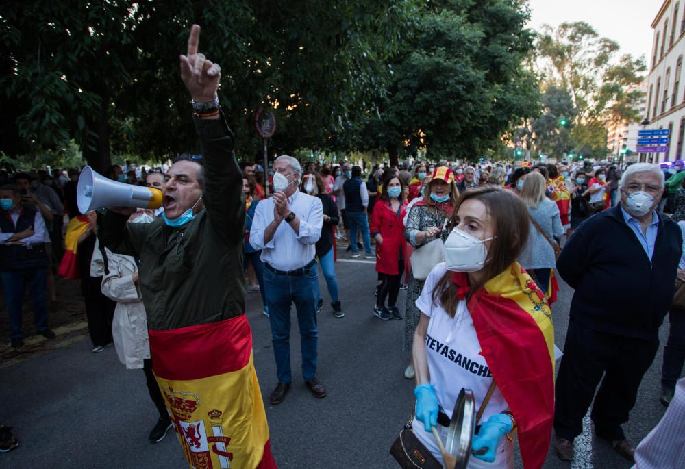 Concentración contra el gobierno en València
