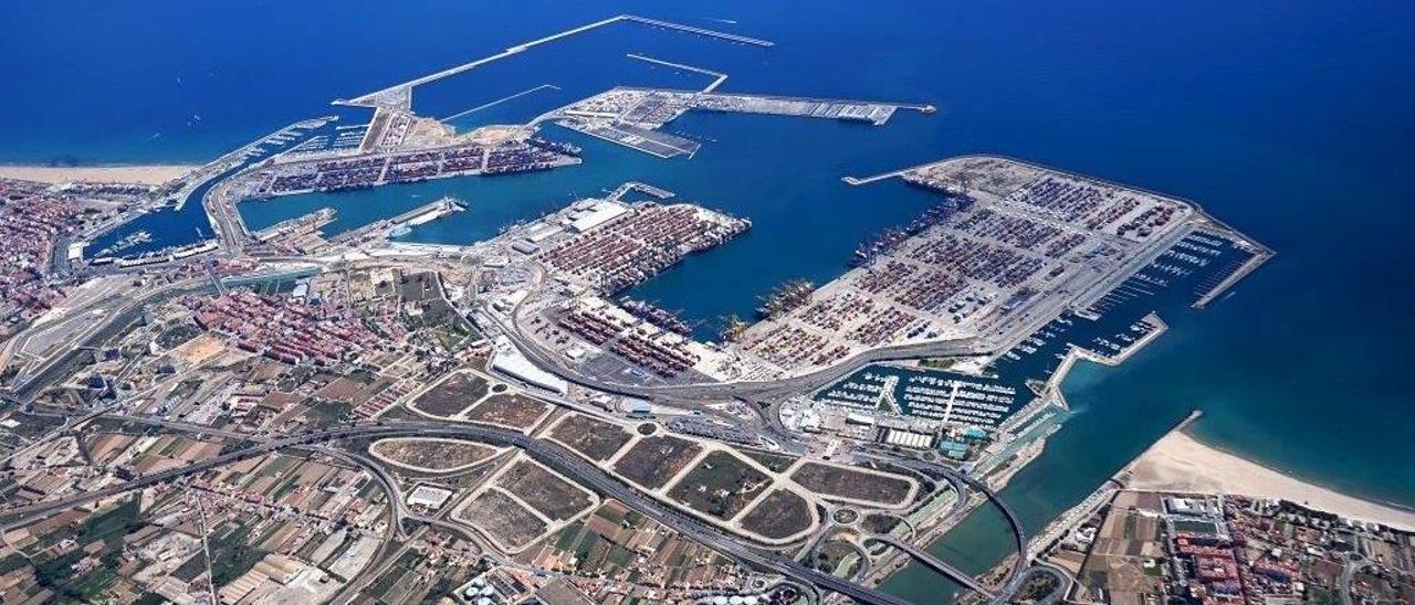 Imagen aérea del puerto de València.