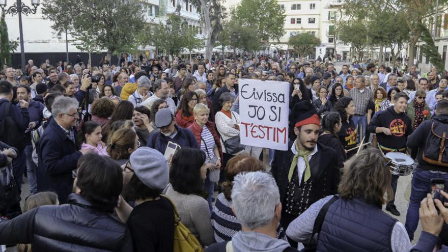 Manifestación de Prou! en Vara de Rey contra la masificación turística.