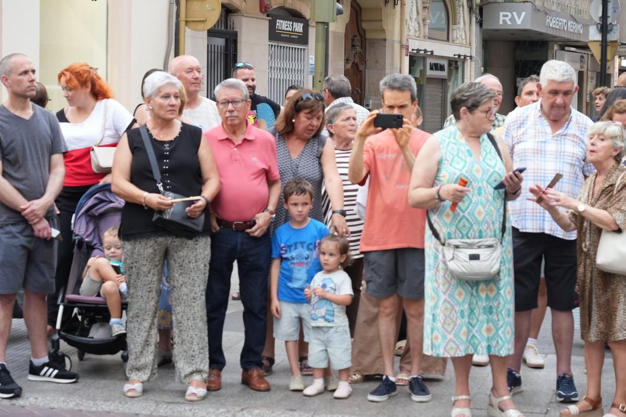 Castelló recibe con honores al Santísimo en la procesión del Corpus Christi