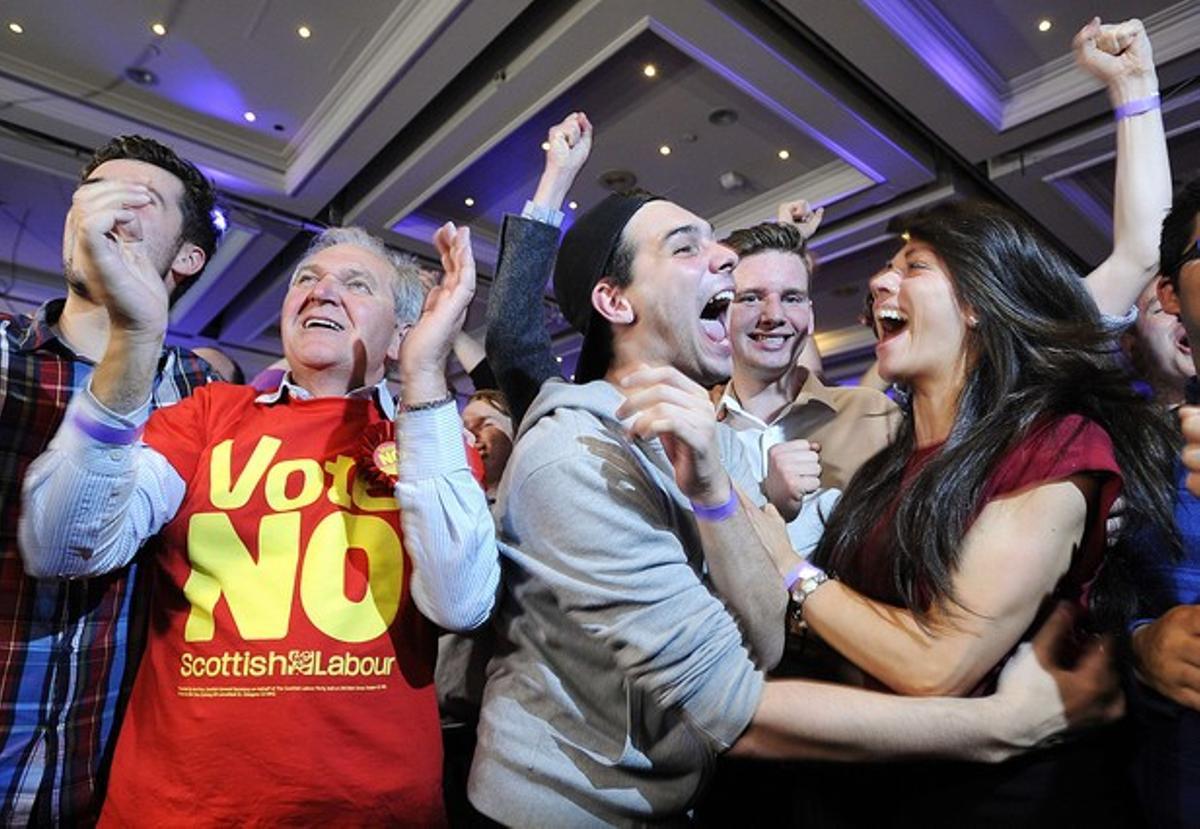 Unionistes celebren la victòria del ’no’ a la independència d’Escòcia.
