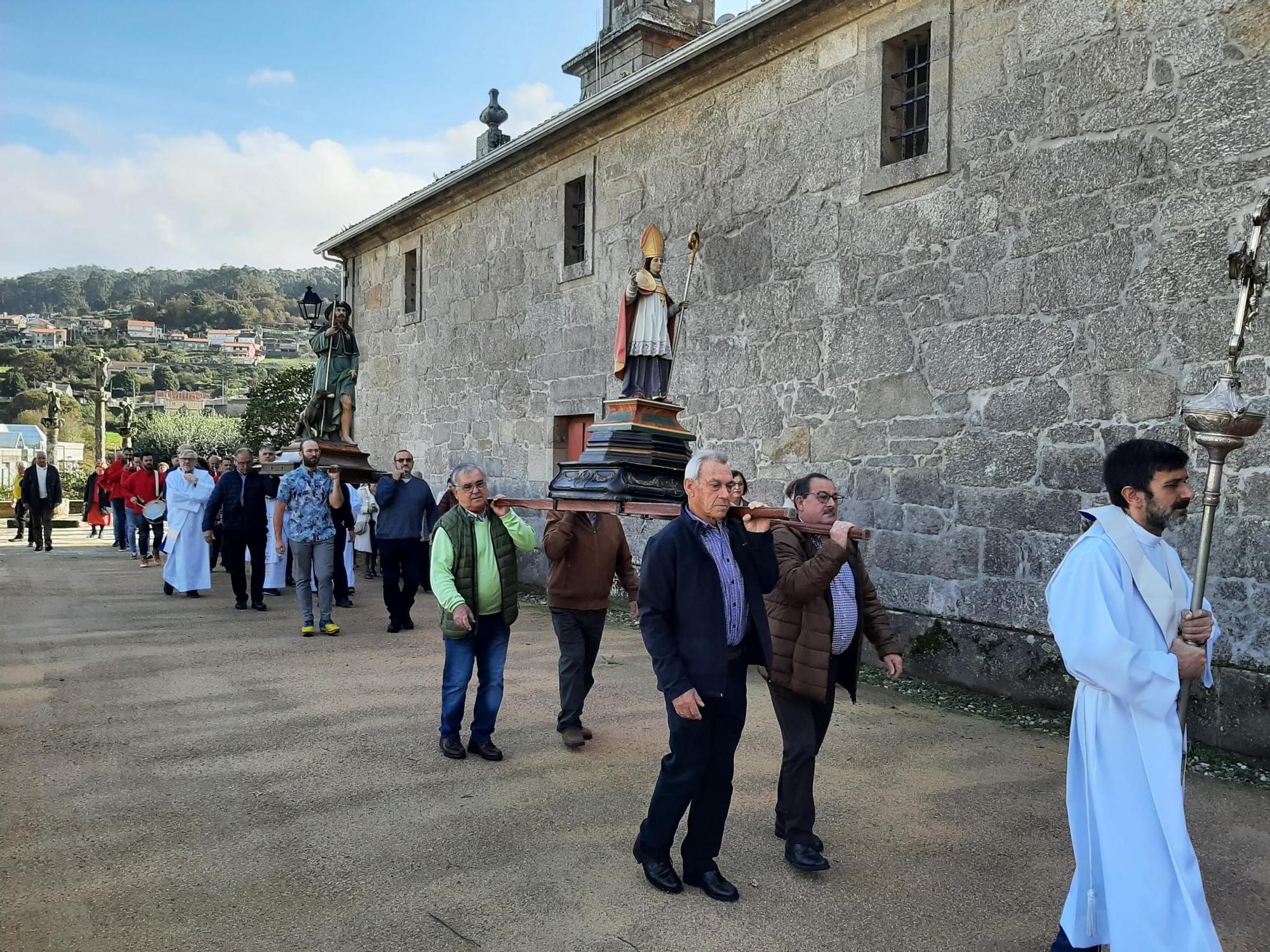 Las procesiones por el San Martiño de Moaña y Bueu aprovechan la tregua de la lluvia