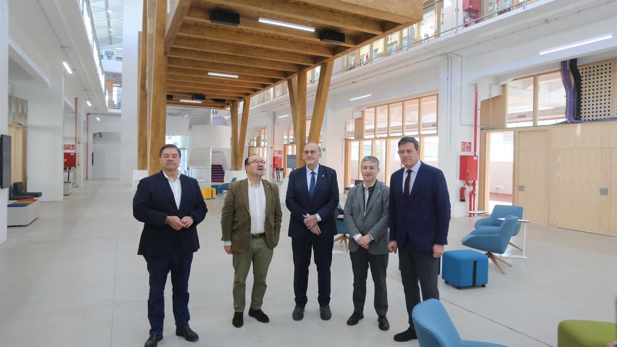 Encuentro de Besteiro en A Coruña con los tres rectores de las universidades gallegas