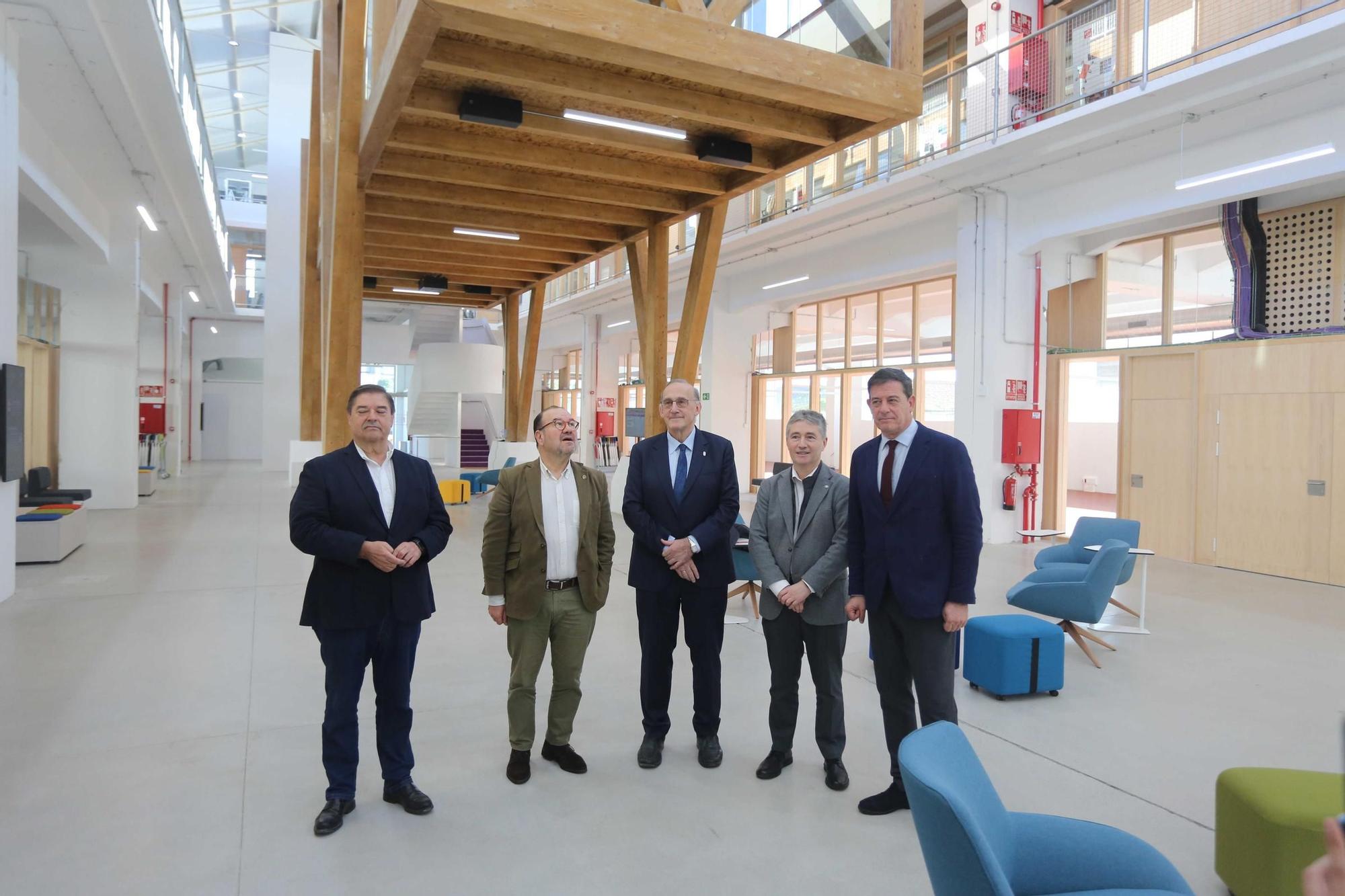 Encuentro de Besteiro en A Coruña con los tres rectores de las universidades gallegas