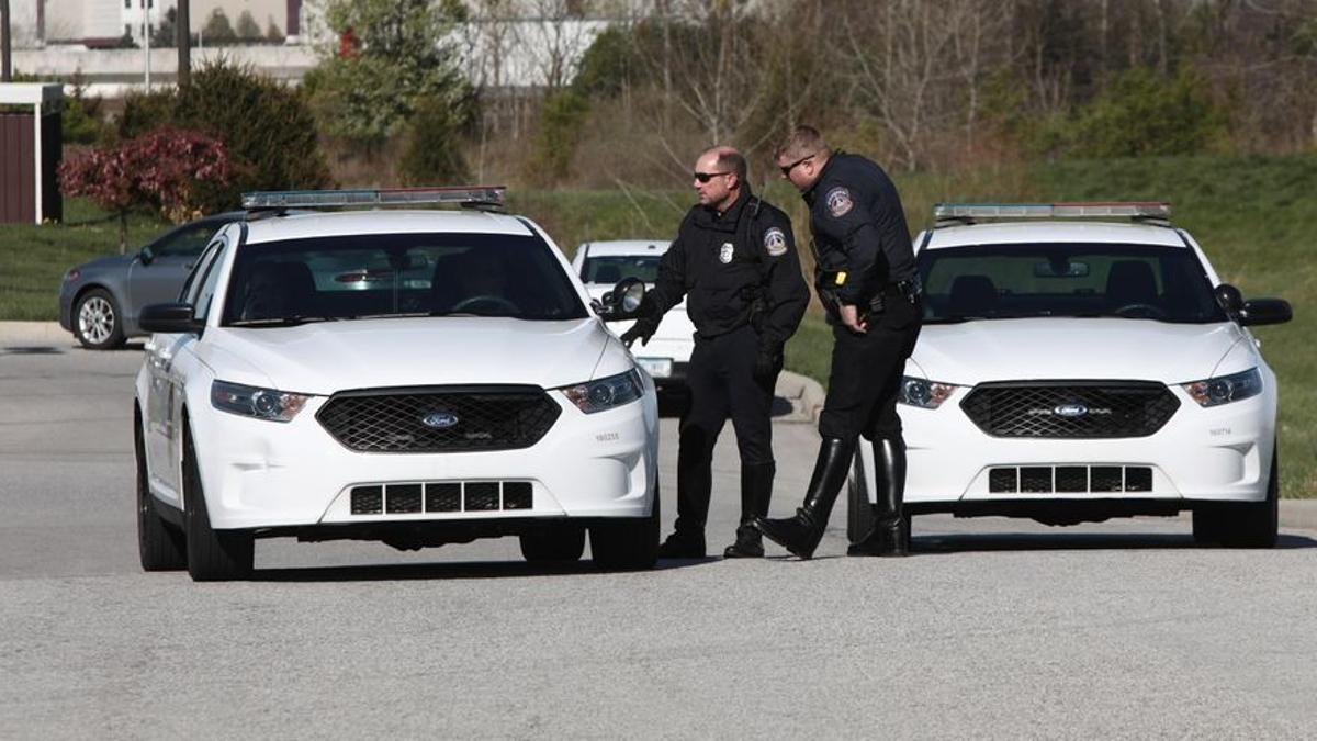 Dos agentes de policía estadounidenses.