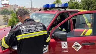 Grave accidente de tráfico: Un vehículo con atrapados tras caer por un barranco en Benassal