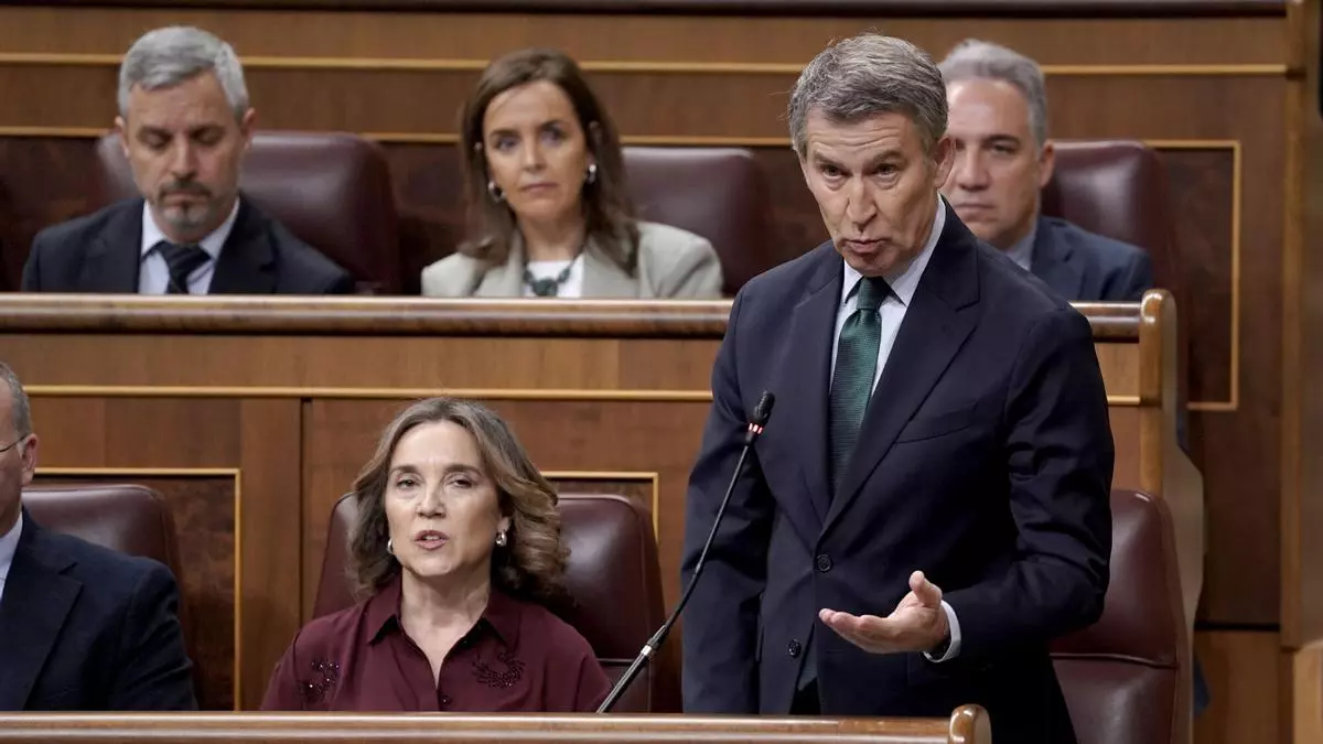 Feijóo aplaude que Mazón tenga Presupuestos para 2025 cuatro días después de empezar a distanciarse de él