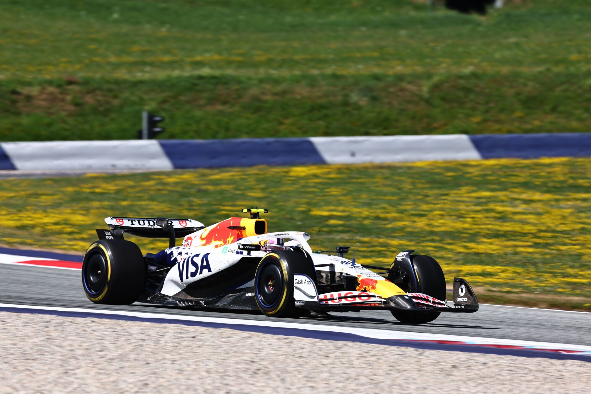 SPIELBERG (Austria), 29/06/2025.- RB driver Liam Lawson of New Zealand competes in the Formula 1 Austrian Grand Prix at the Red Bull Ring racetrack in Spielberg, Austria, 29 June 2025. (Fórmula Uno, Nueva Zelanda) EFE/EPA/ANNA SZILAGYI