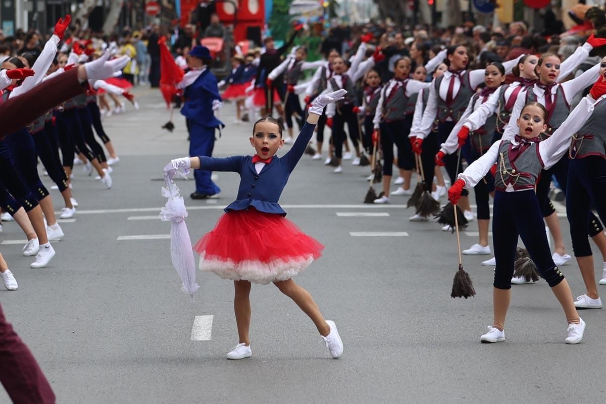 Búscate en las imágenes de la rúa de Carnaval de Ibiza