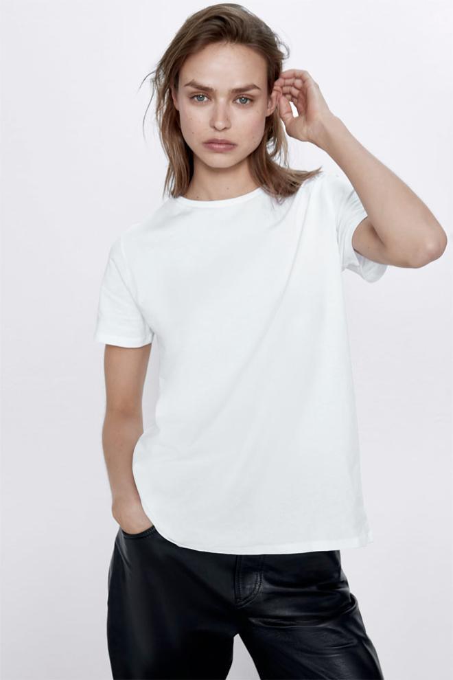 Camiseta blanca básica de algodón, de Zara