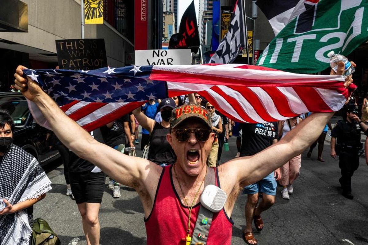 Protestas contra la guerra en Irán frente a la Casa Blanca