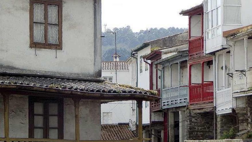 Viviendas en el casco histórico de Betanzos.