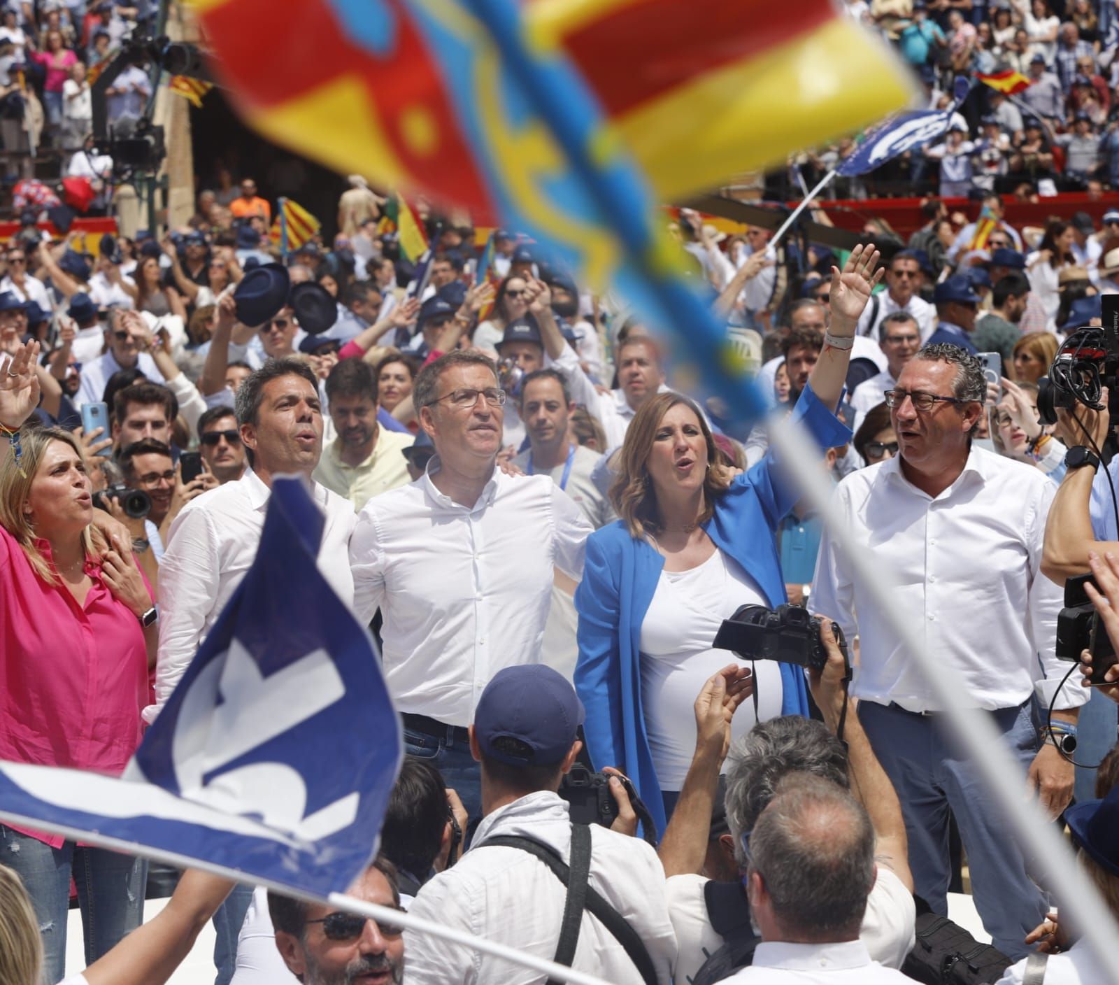 Mitin central del PPCV en la Plaza de Toros de València