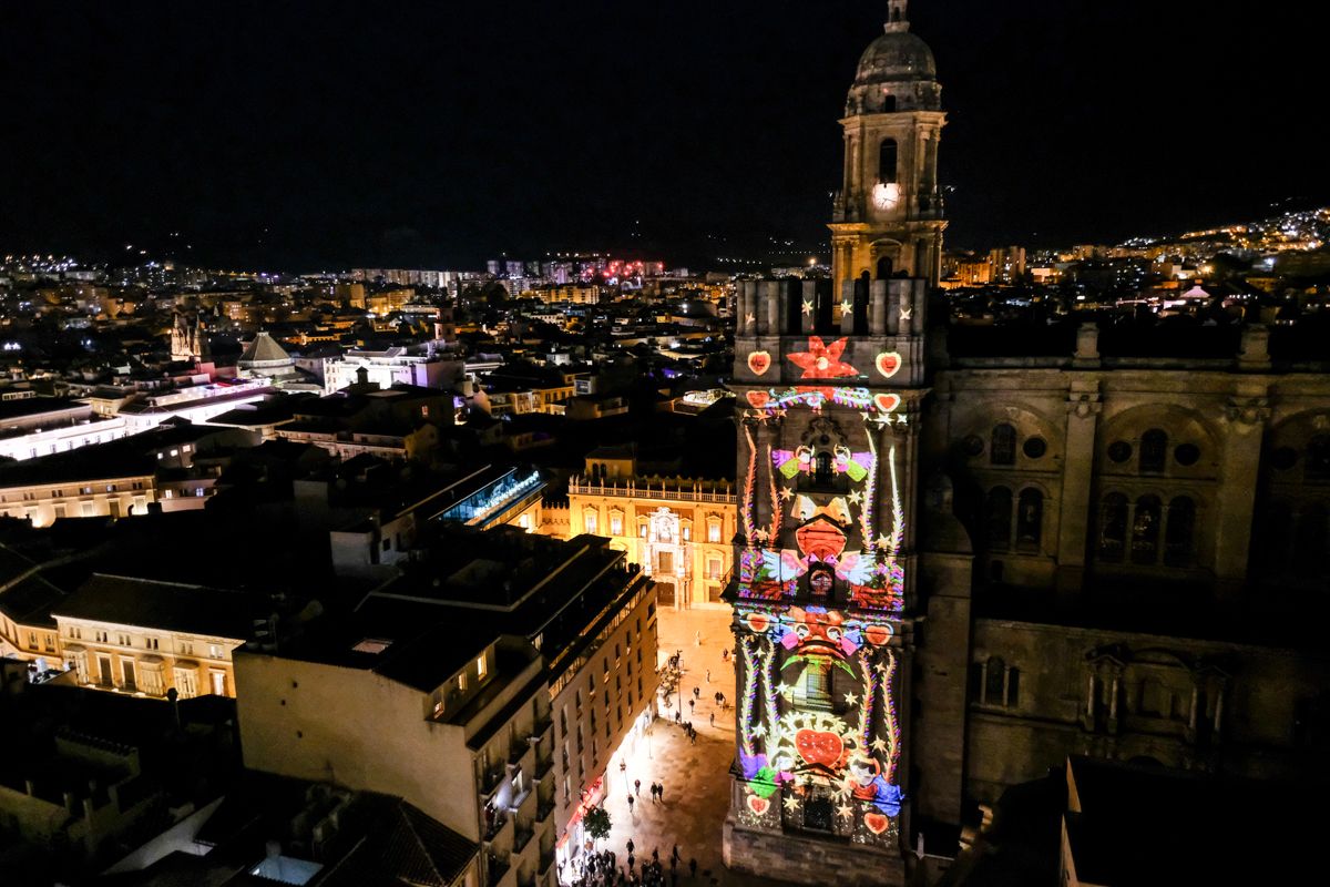 Vídeo mapping en la Catedral de Málaga | Luces de Navidad